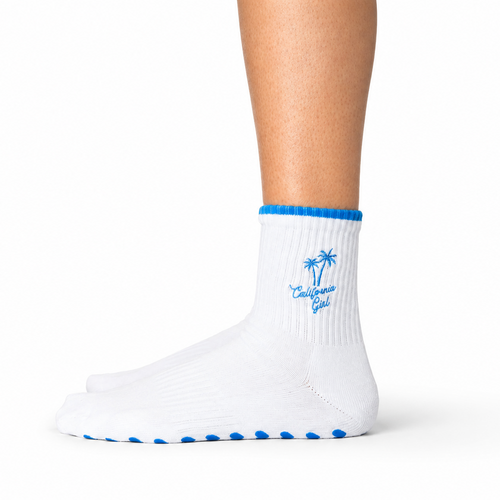 Premium Pilates grip socks featuring non-slip heart grips, embroidered palm trees, and California-inspired style. Perfect for reformer Pilates, yoga, barre, and studio workouts.